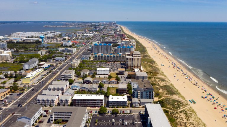 Parasols,dominate,the,aerial,view,of,this,beach,on,the Parasols,dominate,the,aerial,view,of,this,beach,on,the